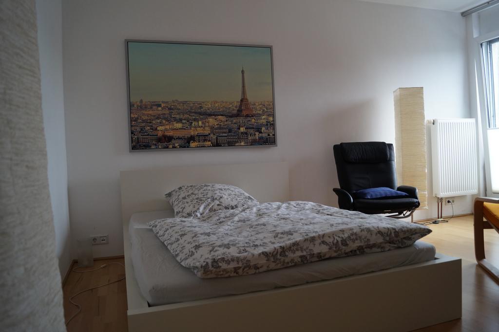 B8 - Just A Private Accommodation ดุสเซลดอร์ฟ ภายนอก รูปภาพ