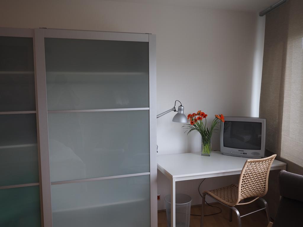 B8 - Just A Private Accommodation ดุสเซลดอร์ฟ ภายนอก รูปภาพ