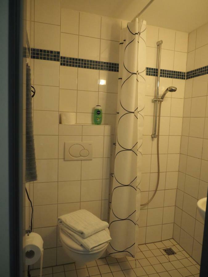 B8 - Just A Private Accommodation ดุสเซลดอร์ฟ ภายนอก รูปภาพ