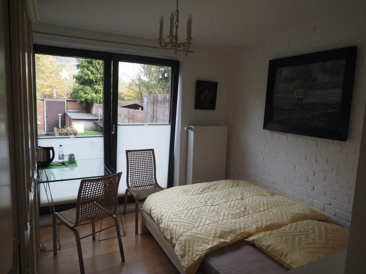 B8 - Just A Private Accommodation ดุสเซลดอร์ฟ ภายนอก รูปภาพ