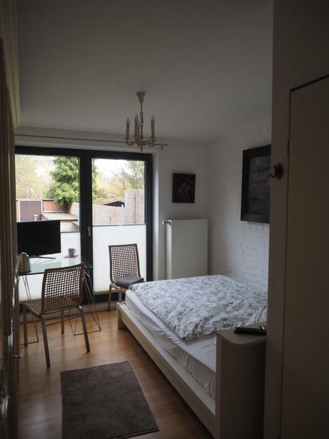 B8 - Just A Private Accommodation ดุสเซลดอร์ฟ ภายนอก รูปภาพ