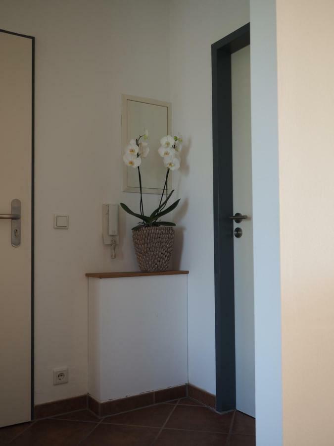 B8 - Just A Private Accommodation ดุสเซลดอร์ฟ ภายนอก รูปภาพ