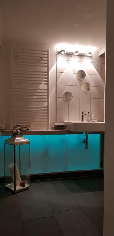 B8 - Just A Private Accommodation ดุสเซลดอร์ฟ ภายนอก รูปภาพ