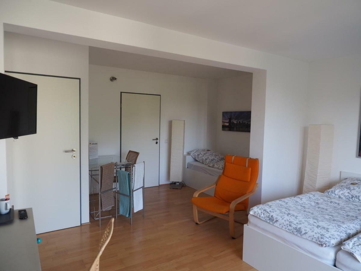 B8 - Just A Private Accommodation ดุสเซลดอร์ฟ ภายนอก รูปภาพ