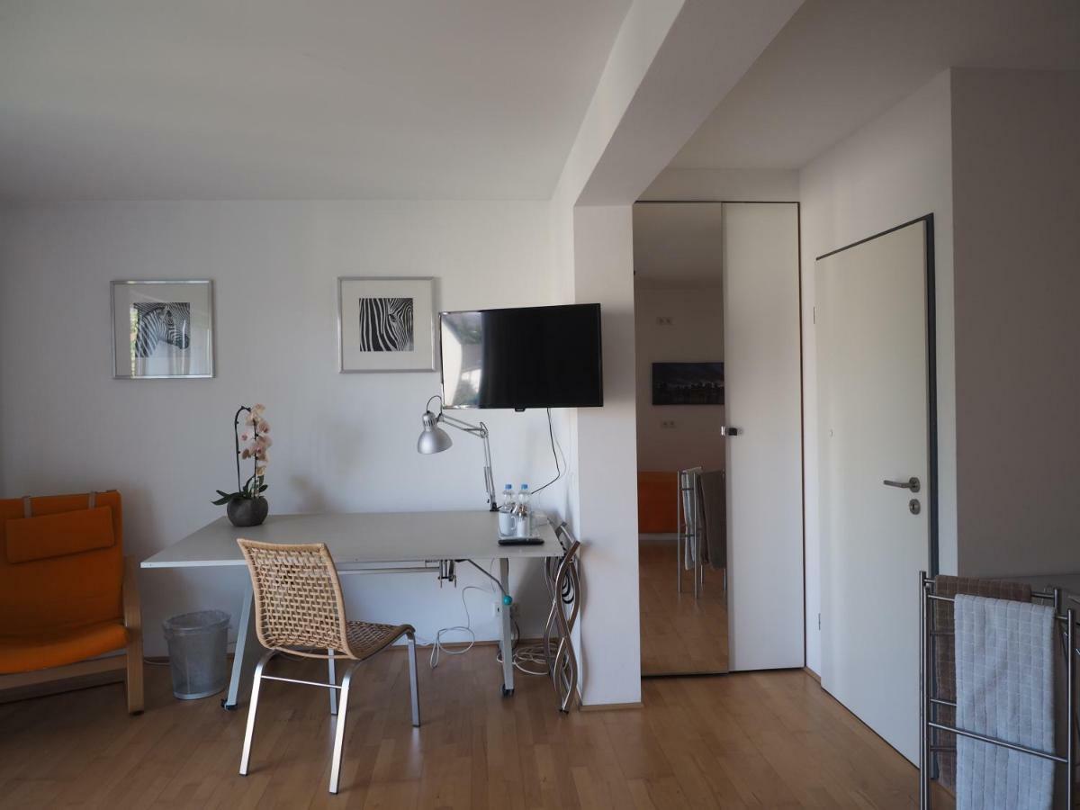 B8 - Just A Private Accommodation ดุสเซลดอร์ฟ ภายนอก รูปภาพ