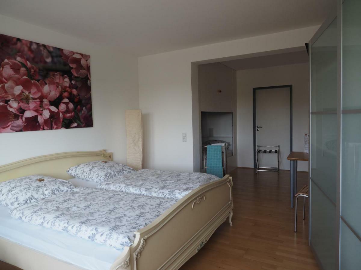 B8 - Just A Private Accommodation ดุสเซลดอร์ฟ ภายนอก รูปภาพ