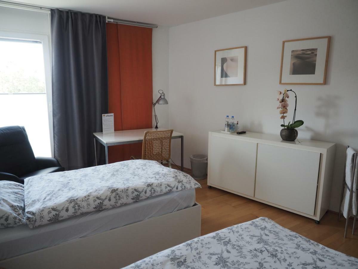 B8 - Just A Private Accommodation ดุสเซลดอร์ฟ ภายนอก รูปภาพ