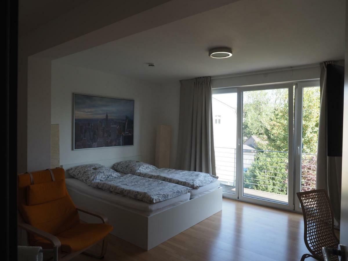 B8 - Just A Private Accommodation ดุสเซลดอร์ฟ ภายนอก รูปภาพ