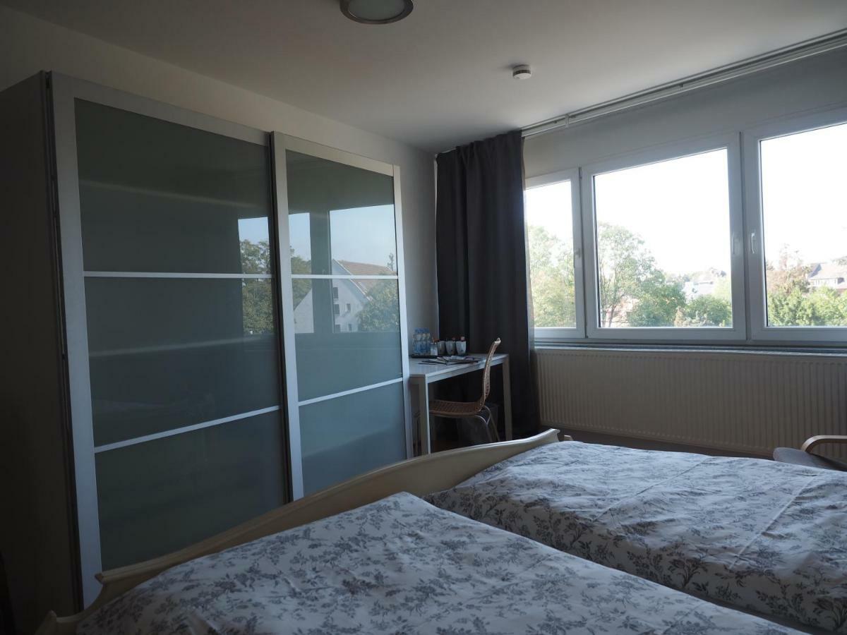 B8 - Just A Private Accommodation ดุสเซลดอร์ฟ ภายนอก รูปภาพ