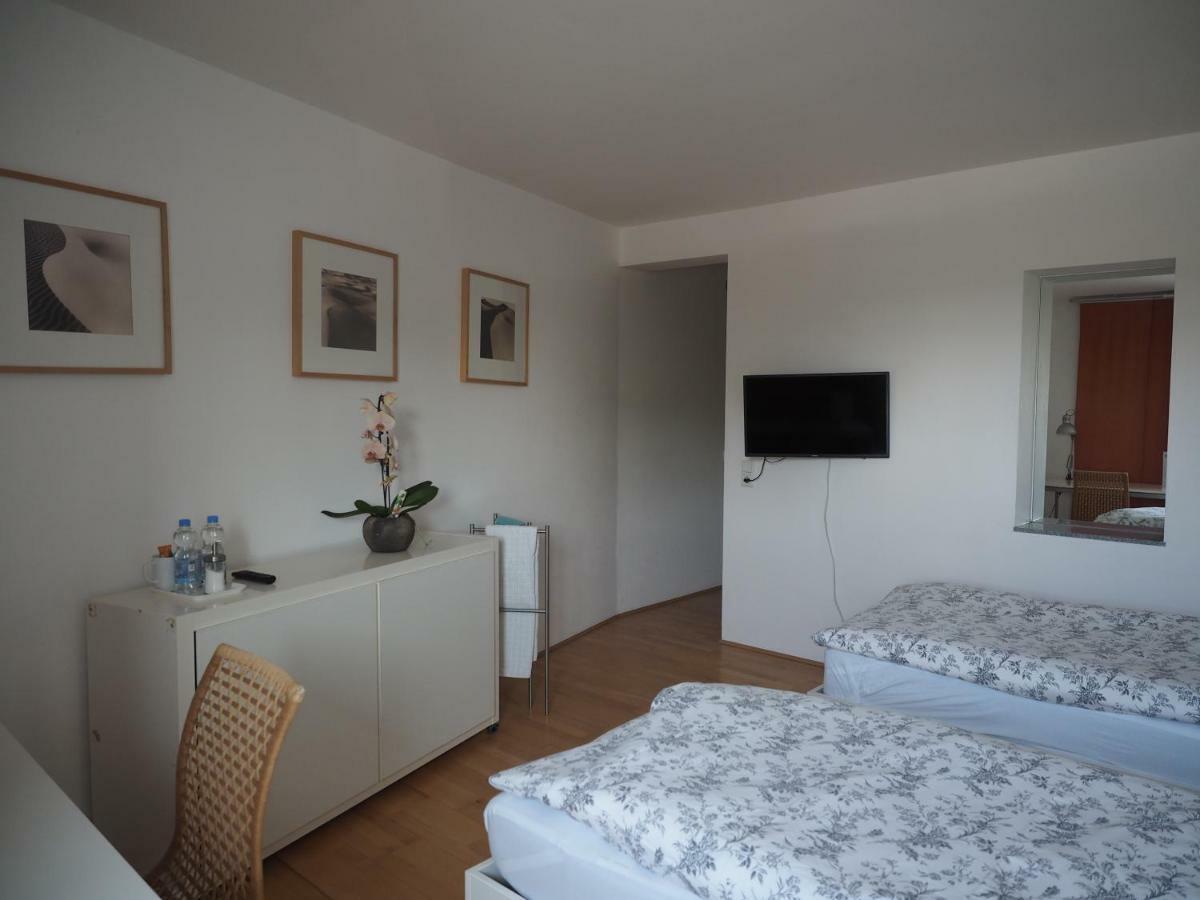 B8 - Just A Private Accommodation ดุสเซลดอร์ฟ ภายนอก รูปภาพ